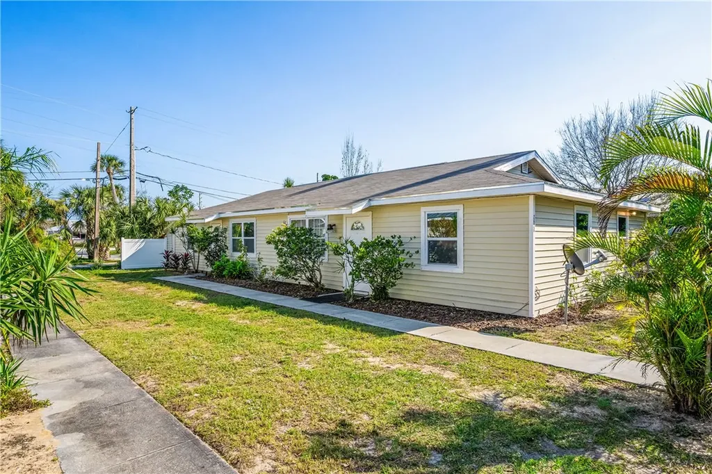 2426-2428 15th Avenue Vero Beach FL 32960