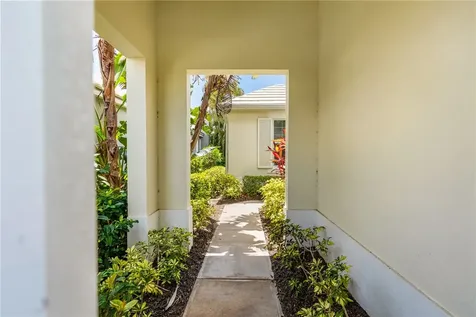 1135 Saint Georges Lane Vero Beach FL 32967