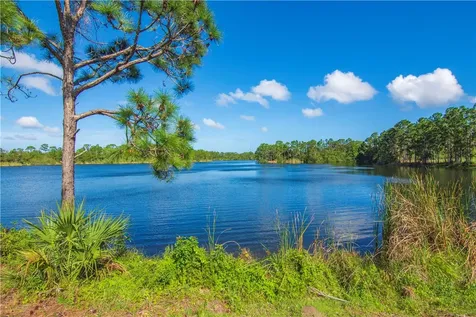 5613 Bent Pine Square Vero Beach FL 32967