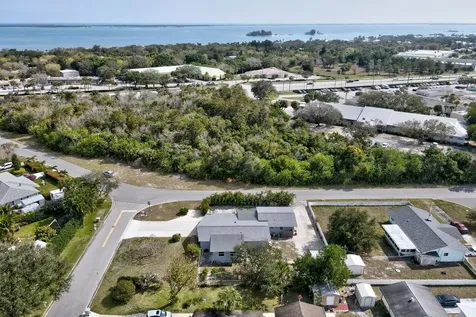 8005 142nd Street Sebastian FL 32958