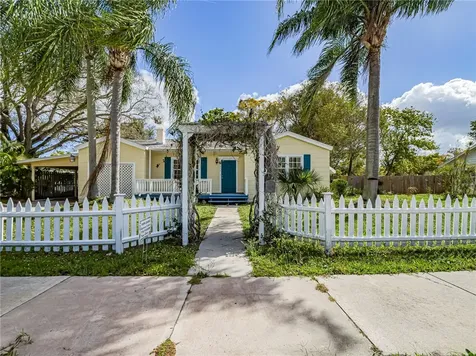 2352 20th Avenue Vero Beach FL 32960
