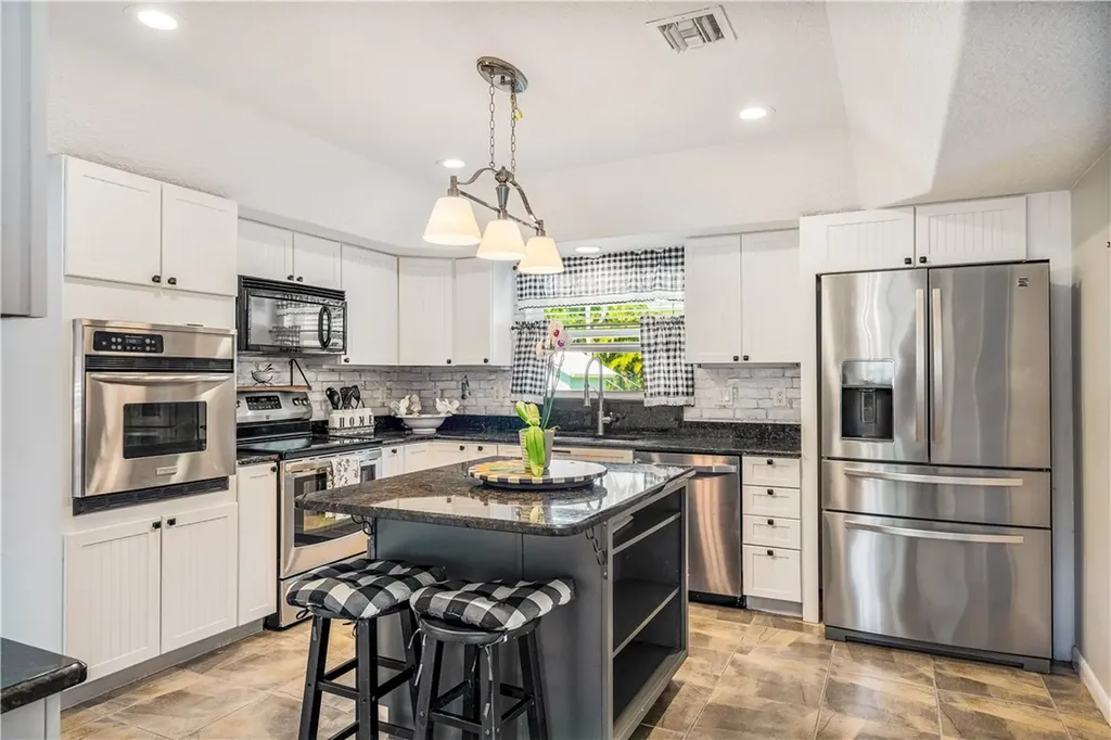 4310 8th Street Vero Beach FL 32968