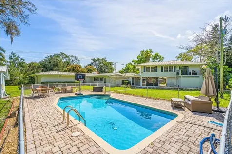 4310 8th Street Vero Beach FL 32968
