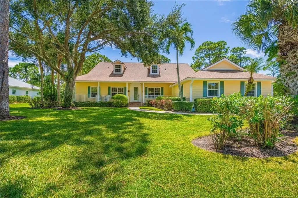 1156 Carolina Circle SW Vero Beach FL 32962