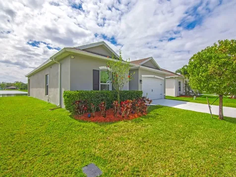 5317 Oakland Lake Circle Fort Pierce FL 34951