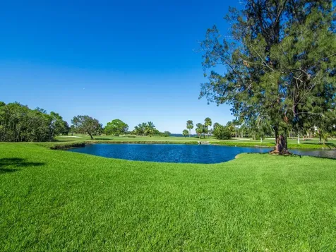 300 Harbour Drive Vero Beach FL 32963