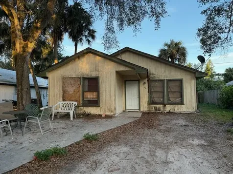 76 48th Avenue Vero Beach FL 32968