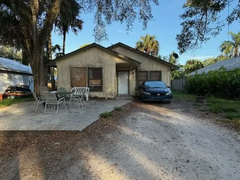 76 48th Avenue Vero Beach FL 32968