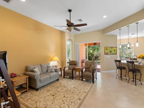 223 11th Square SW Vero Beach FL 32962