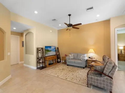 223 11th Square SW Vero Beach FL 32962