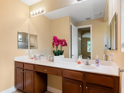 223 11th Square SW Vero Beach FL 32962
