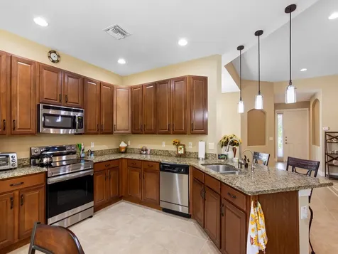 223 11th Square SW Vero Beach FL 32962
