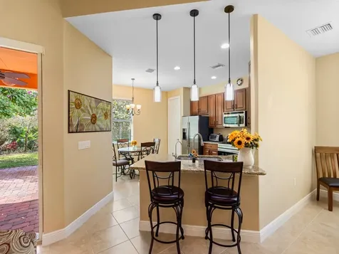 223 11th Square SW Vero Beach FL 32962