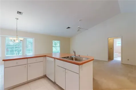 121 40th Court Vero Beach FL 32968