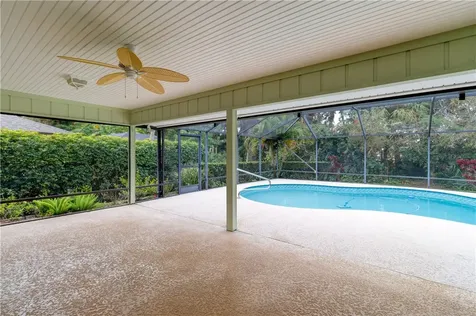 121 40th Court Vero Beach FL 32968