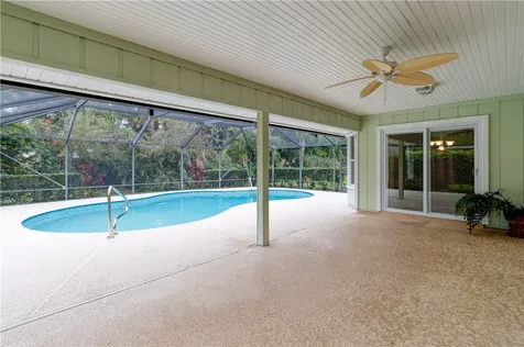 121 40th Court Vero Beach FL 32968