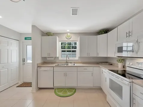 900 Jasmine Lane Vero Beach FL 32963