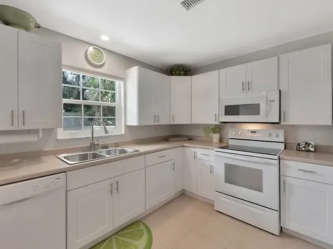 900 Jasmine Lane Vero Beach FL 32963