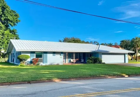 2208 Nevarra Avenue Vero Beach FL 32960