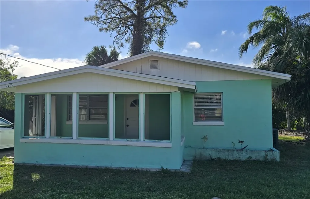 1795 10th Place Vero Beach FL 32960