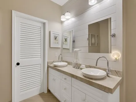 2700 Ocean Drive Vero Beach FL 32963