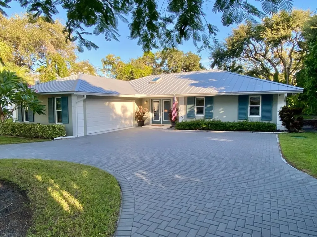 907 Tropic Drive Vero Beach FL 32963
