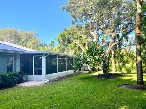 907 Tropic Drive Vero Beach FL 32963