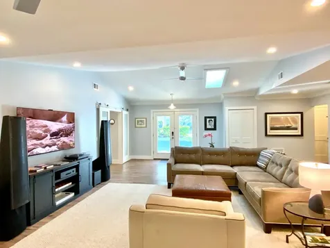 907 Tropic Drive Vero Beach FL 32963