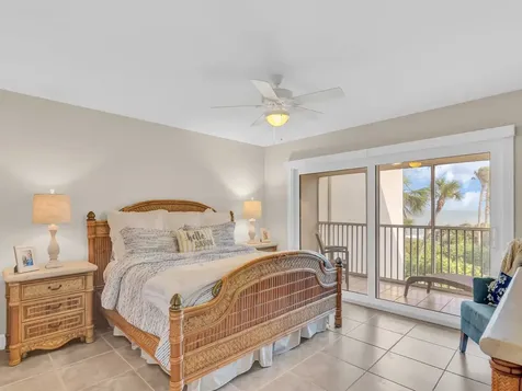 8880 N Sea Oaks Way Vero Beach FL 32963