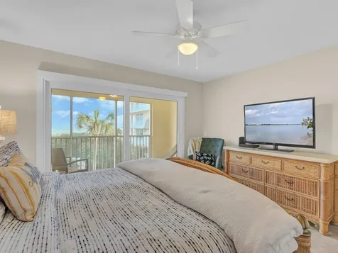 8880 N Sea Oaks Way Vero Beach FL 32963