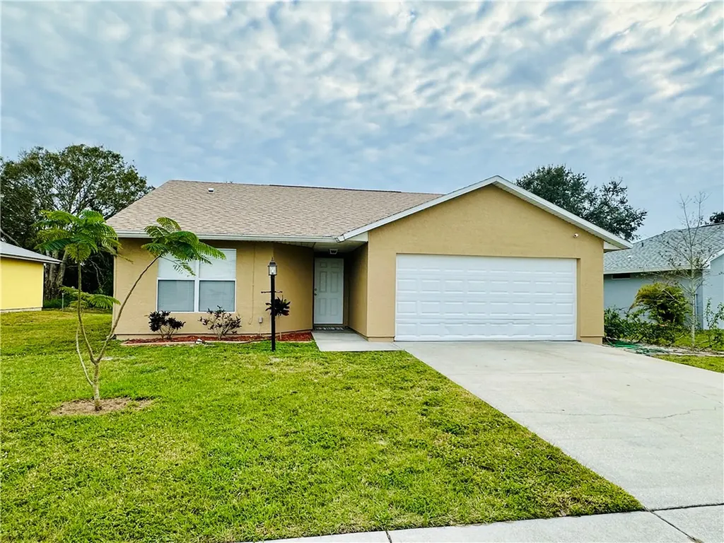1105 9th Square Vero Beach FL 32960