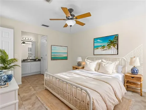 1105 9th Square Vero Beach FL 32960