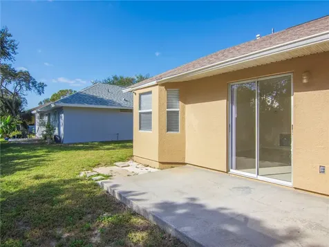 1105 9th Square Vero Beach FL 32960