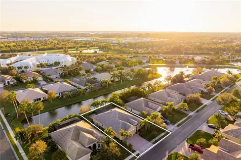 4224 Diamond Square Vero Beach FL 32967