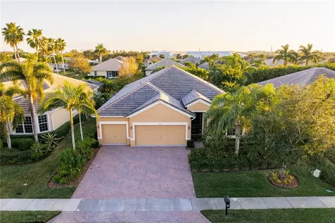 4224 Diamond Square Vero Beach FL 32967