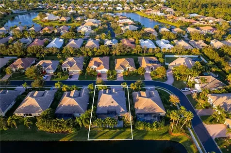 4224 Diamond Square Vero Beach FL 32967
