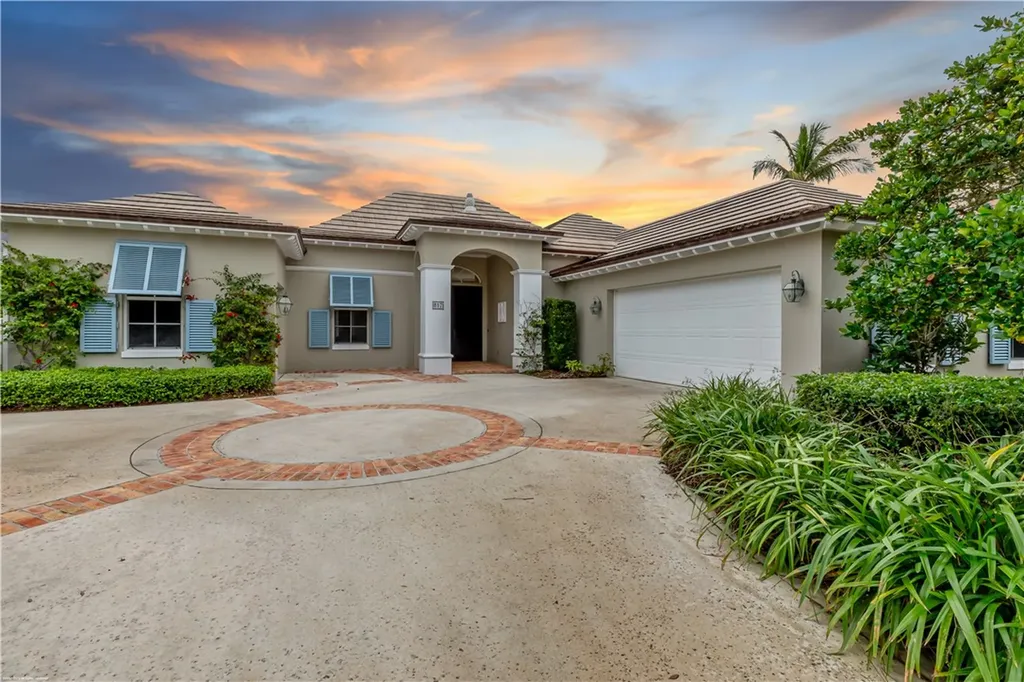 817 Pembroke Court Vero Beach FL 32963