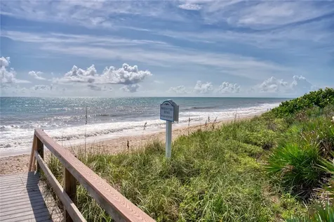 1445 W Island Club Square Vero Beach FL 32963