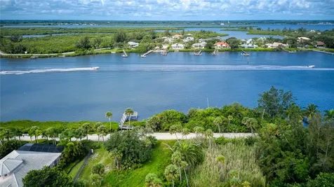 1445 W Island Club Square Vero Beach FL 32963