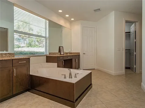 4229 Diamond Square Vero Beach FL 32967