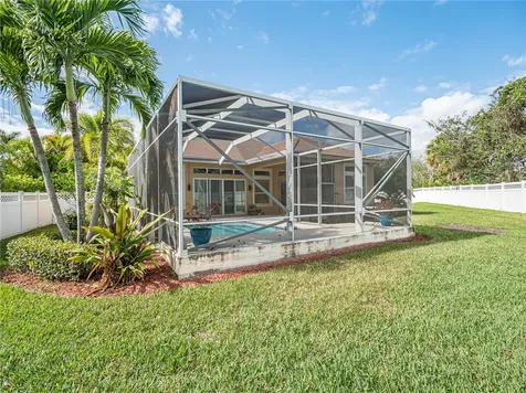 4229 Diamond Square Vero Beach FL 32967