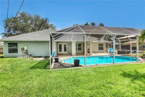 564 Hammond Street SW Palm Bay FL 32908