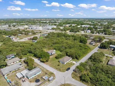 4246 24th Court Vero Beach FL 32967