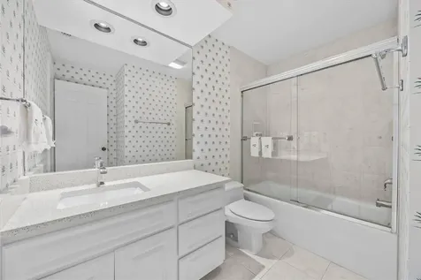 1903 Bay Road Vero Beach FL 32963