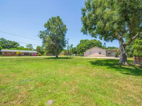 4636 30th Avenue Vero Beach FL 32967