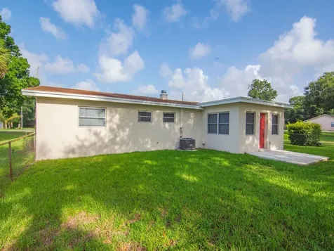 4606 30th Avenue Vero Beach FL 32967