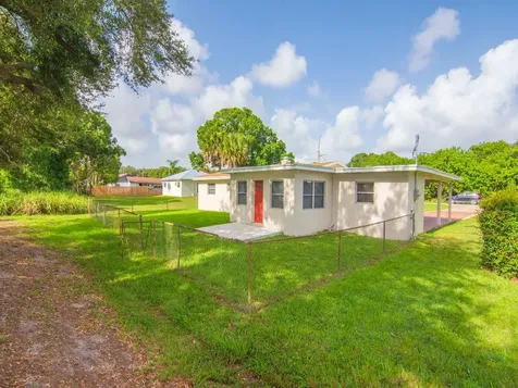 4606 30th Avenue Vero Beach FL 32967