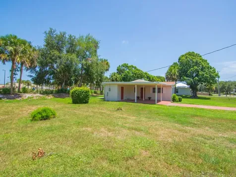 4606 30th Avenue Vero Beach FL 32967