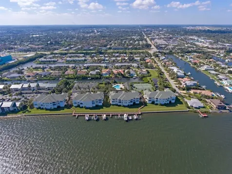 1890 Tarpon Lane Vero Beach FL 32960
