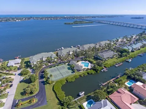 1890 Tarpon Lane Vero Beach FL 32960